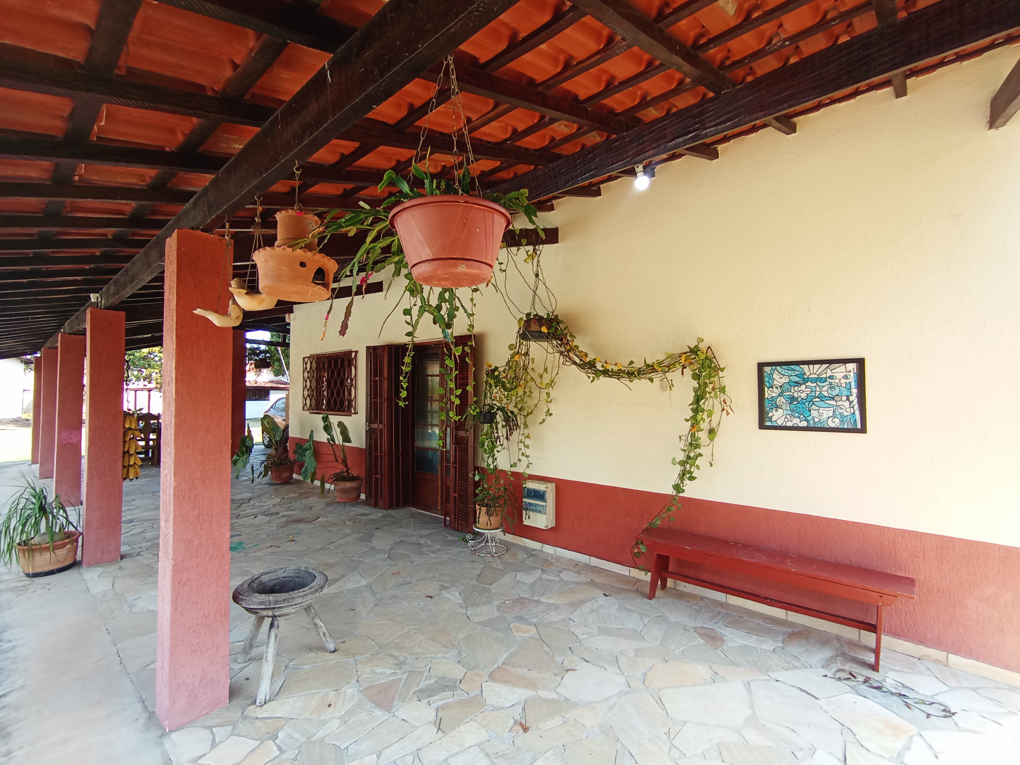 Chácara para venda e locação com 3 dormitórios no bairro Santana em Pindamonhangaba/SP.