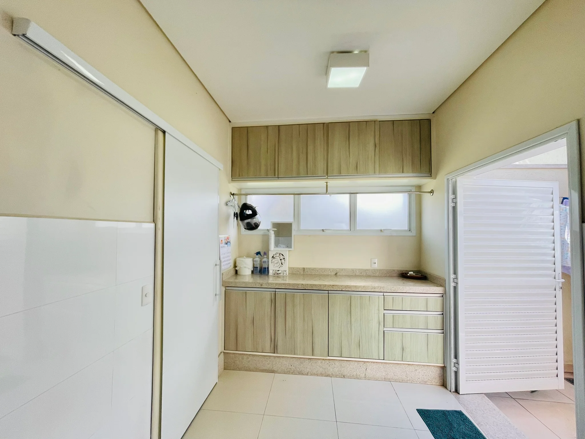 Casa à venda com 4 dormitórios no Condomínio Campos do Conde II em Tremembé/SP.