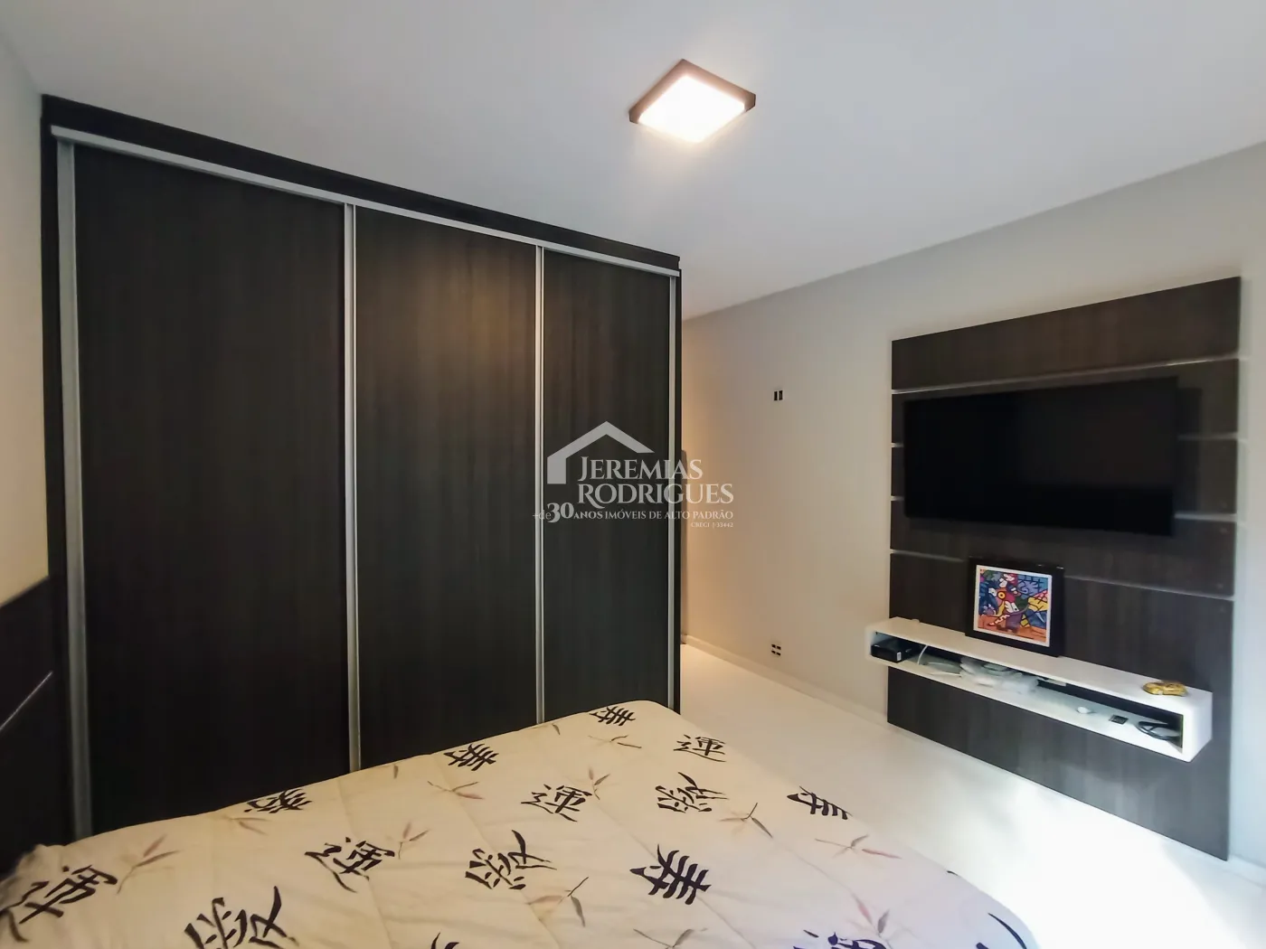 Casa à venda com 3 dormitórios no Condomínio Campos do Conde I em Tremembé/SP.