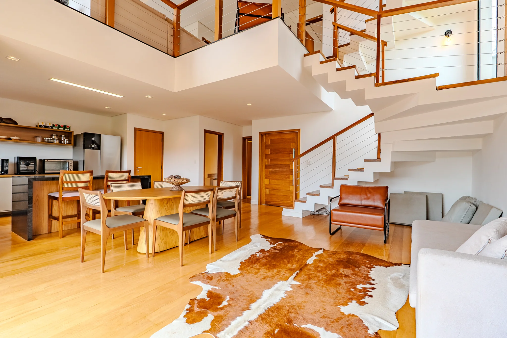 Casa à venda com 4 suítes no Condomínio Beverly Hills em Campos do Jordão/SP. 