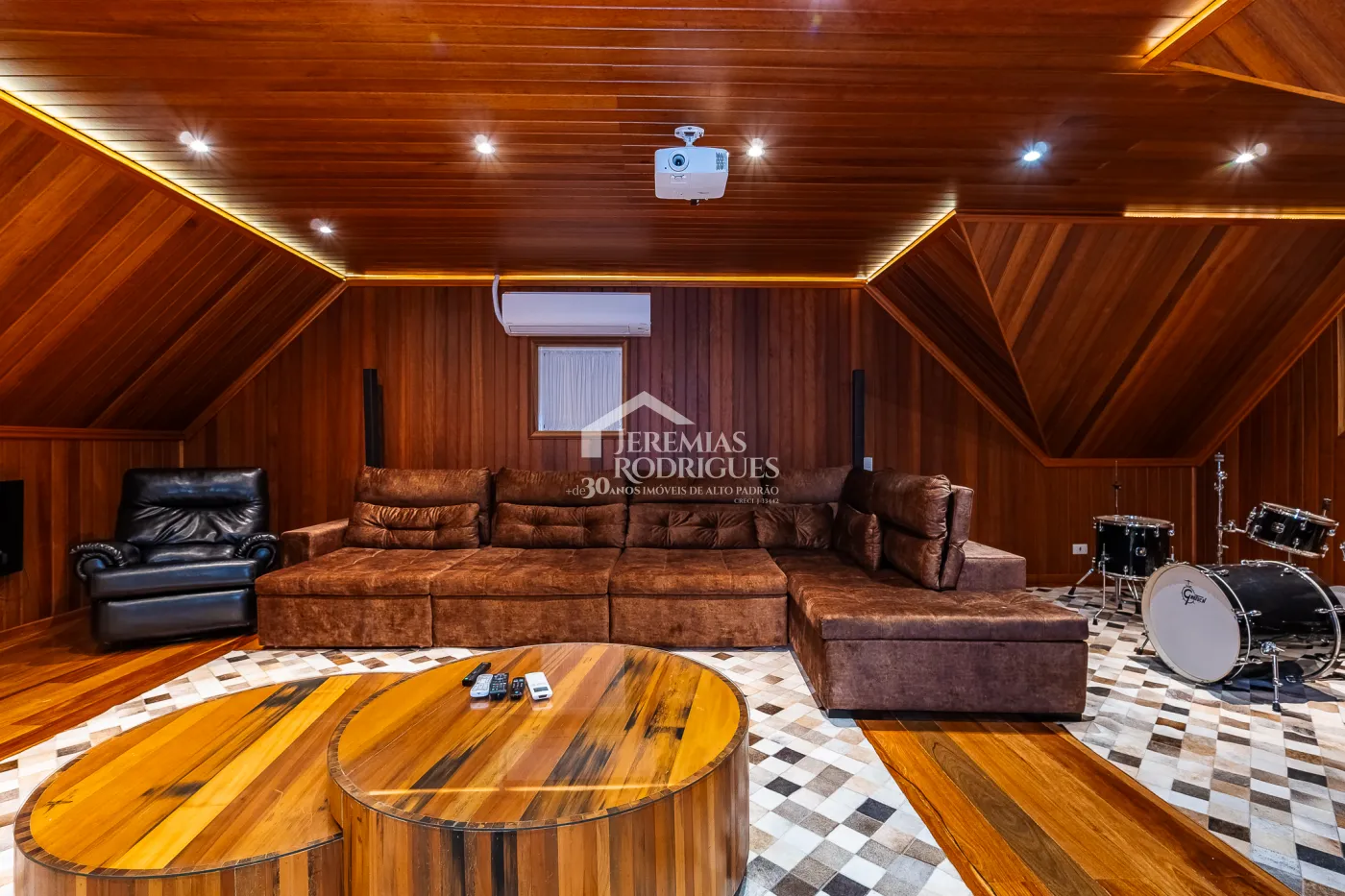 Casa com 5 suítes, 950 m² - Alto do Capivari - Campos do Jordão/SP