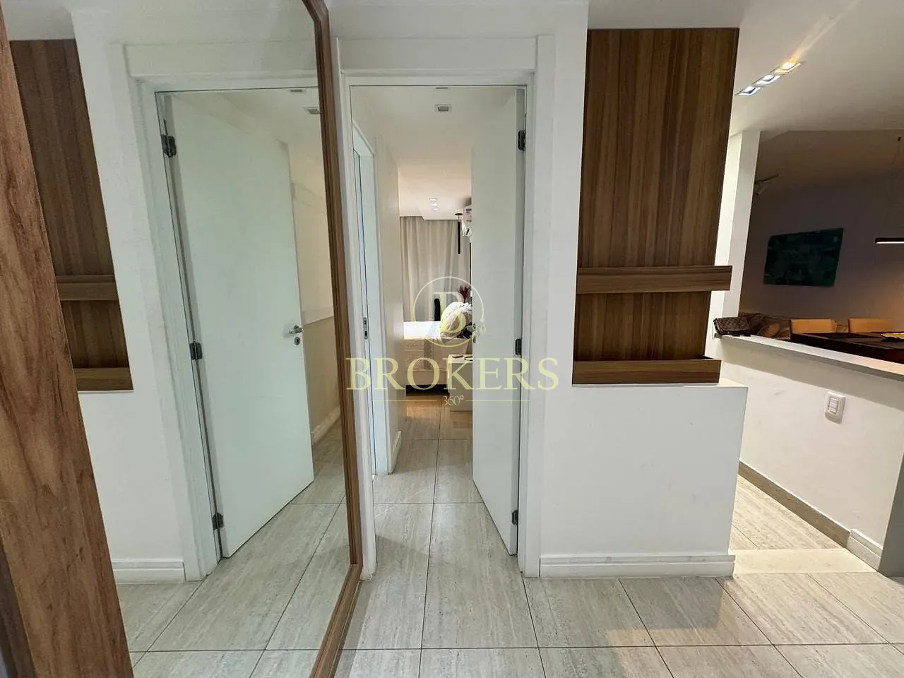 Apartamento a venda. Ipanema na quadra da praia! 2 quartos (1 suíte), varanda com vista mar, vaga,
