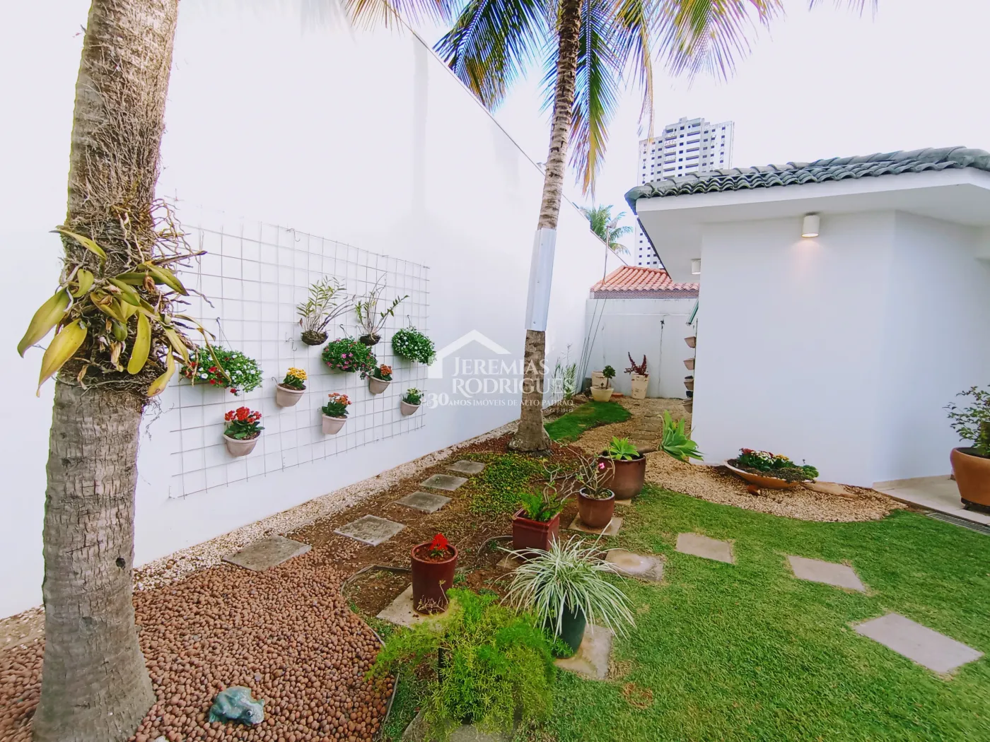 Casa à venda com 4 dormitórios no Condomínio Taubaté Village em Taubaté/SP.