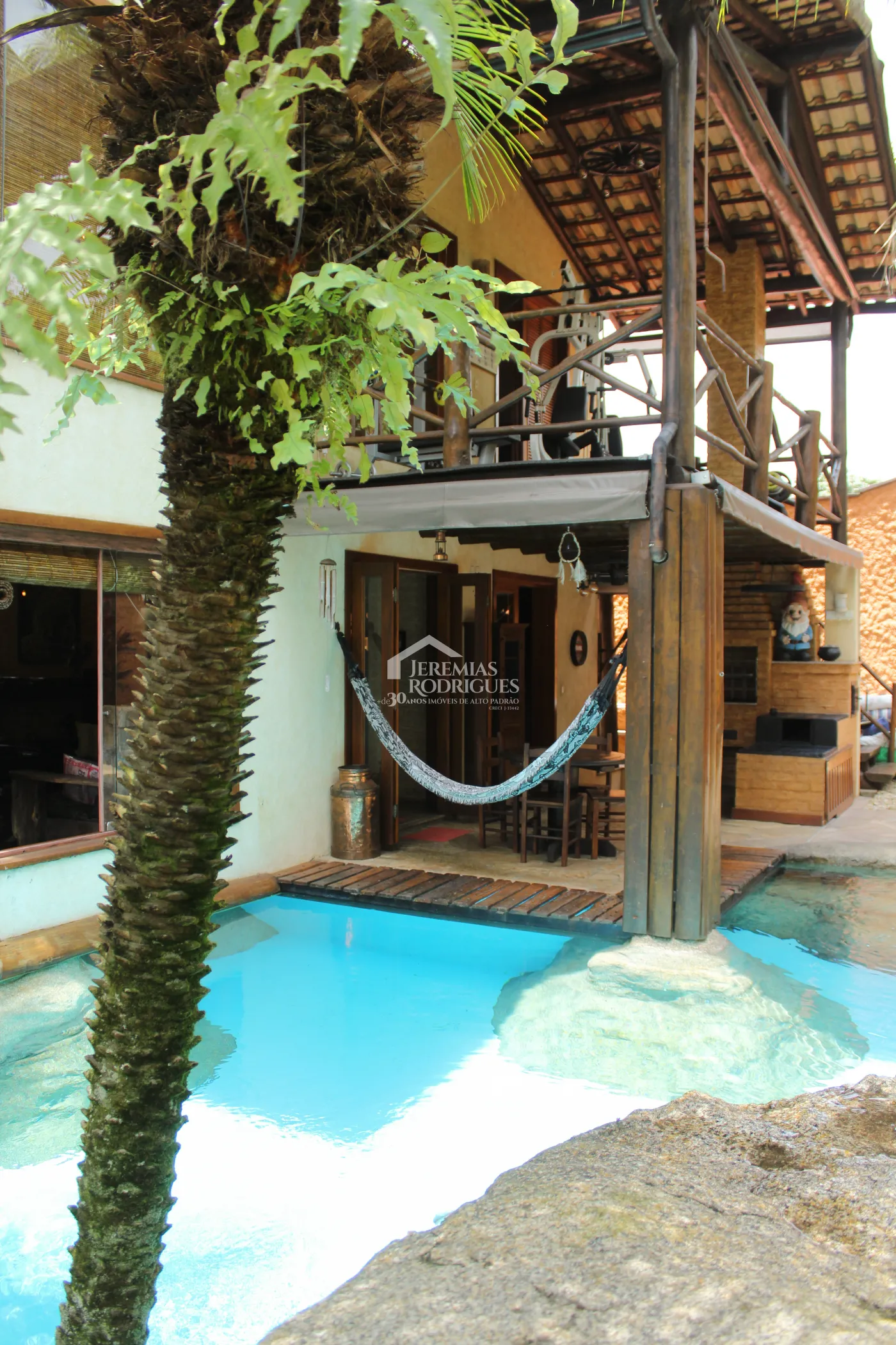 Casa para venda e locação com 5 dormitórios no Condomínio Taubaté Village em Taubaté/SP.