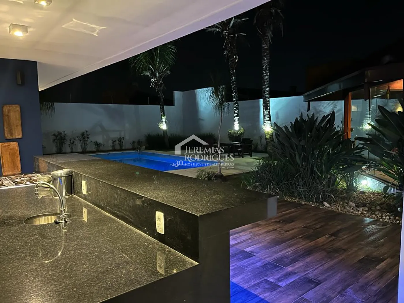 Casa com 3 dormitórios, 480 m² - Jardim Residencial Doutor Lessa - Pindamonhangaba/SP.