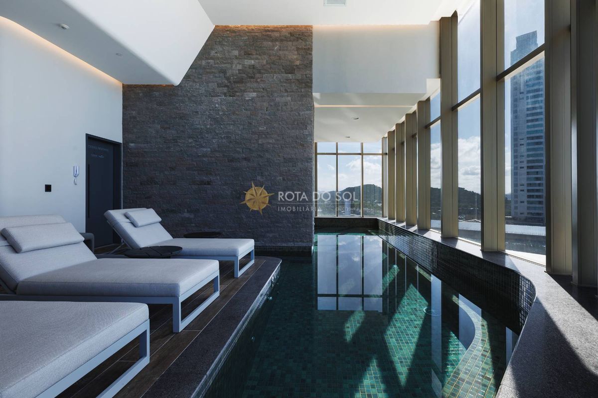 Yachthouse Apartamento Alto Padrão 4 Suítes no Centro de Balneário Camboriú SC