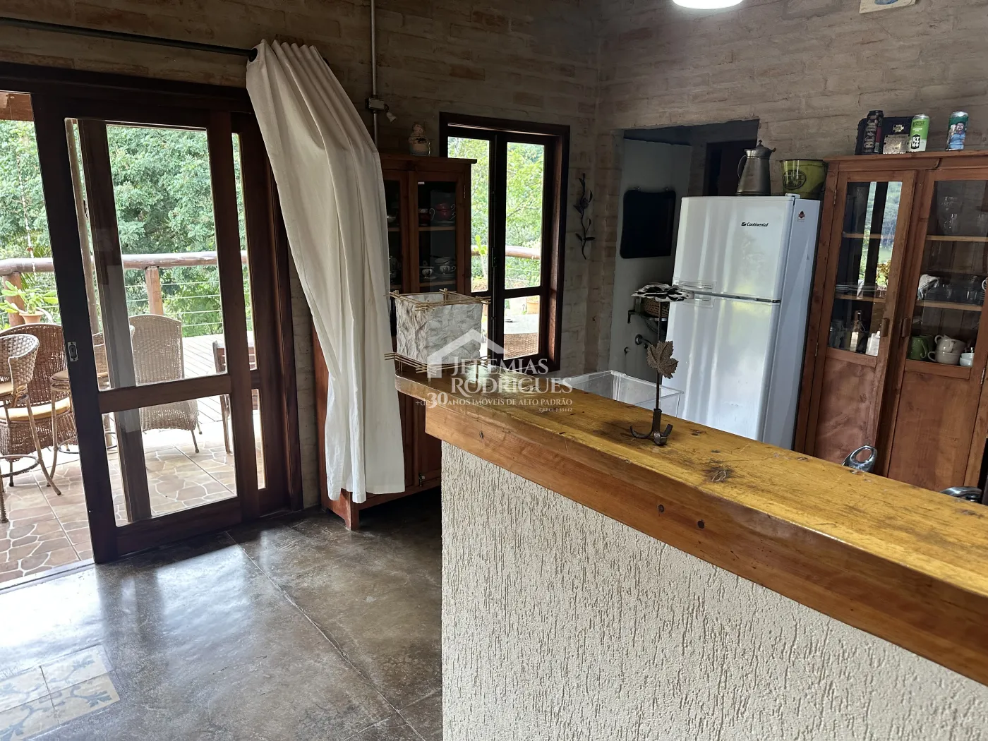 Casa à venda com 3 suítes no Centro em Santo Antônio do Pinhal/SP