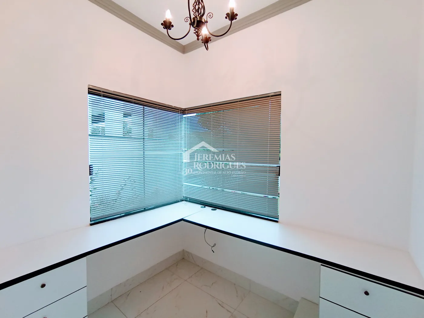 Casa para venda e locação com 3 dormitórios, no Condomínio Colonial Village II em Pindamonhangaba/SP