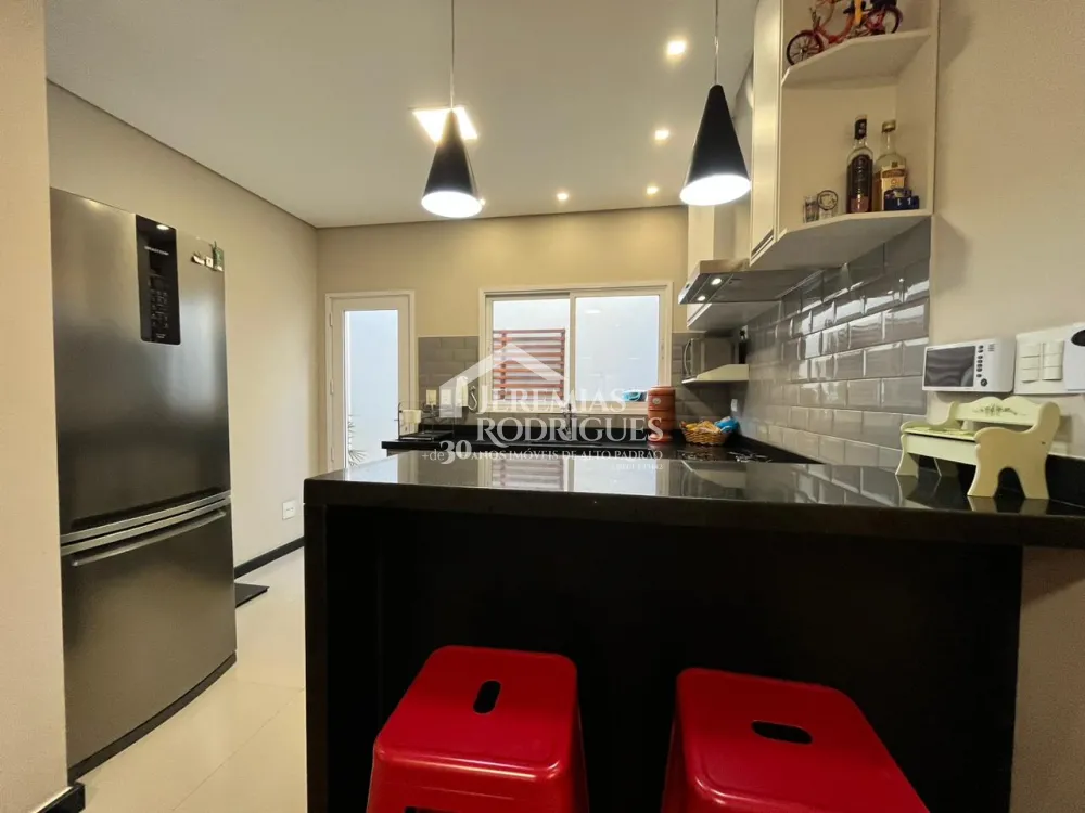 Casa com 3 dormitórios, 205 m² - Centro - Tremembé/SP