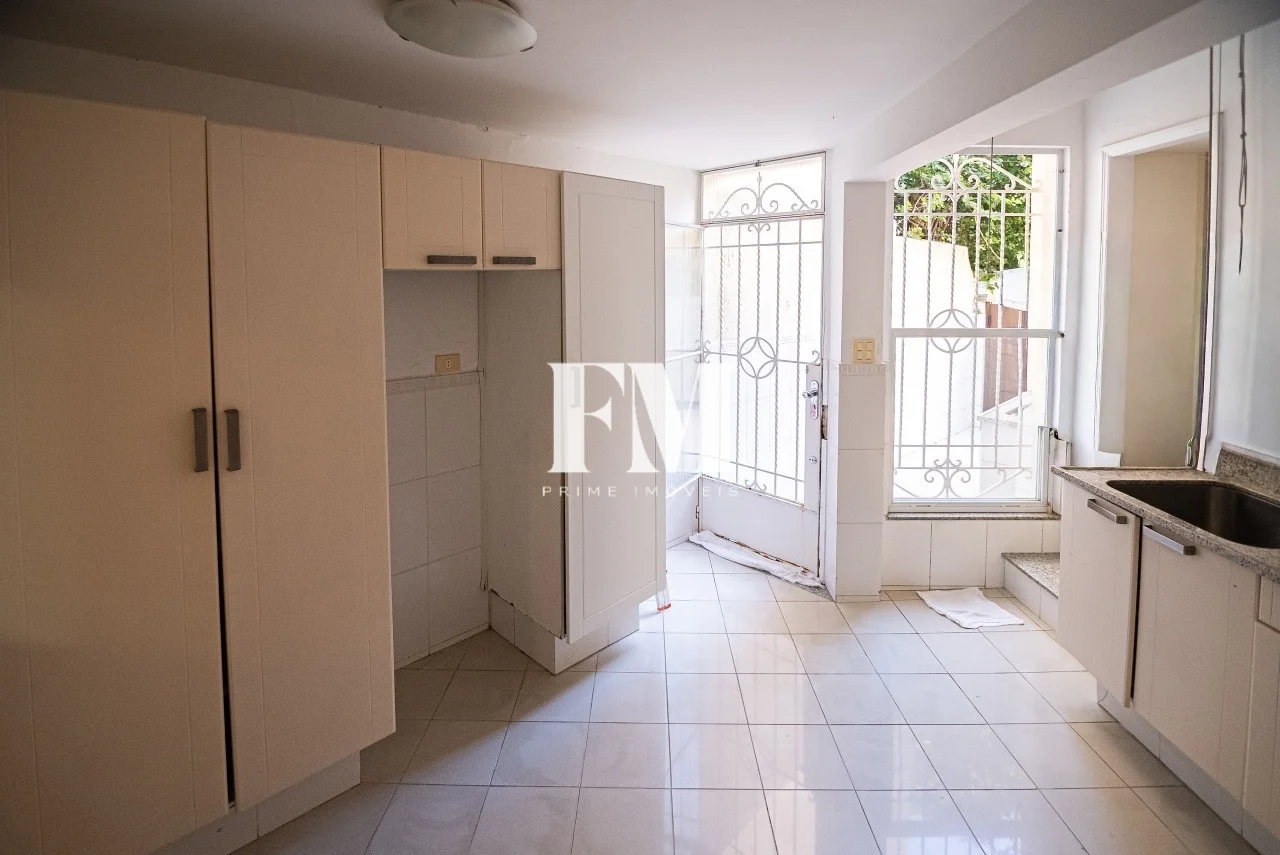 Urca | Casa Clássica | 3 Quartos (1 Suíte) | 260m² Modernizada e Sem Condomínio - foto 16