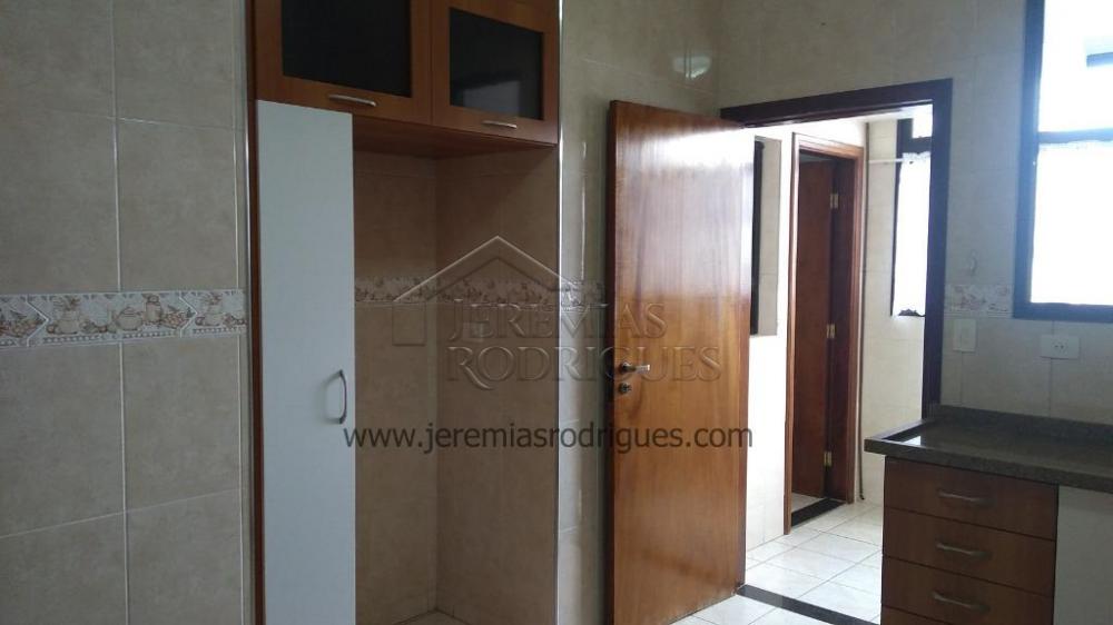 Apartamento à venda com 3 dormitórios, 146 m² no Edifício Olímpia em Taubaté/SP. 