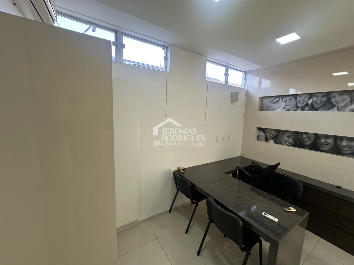 Prédio Comercial com 470 m² no Centro em Pindamonhangaba/SP