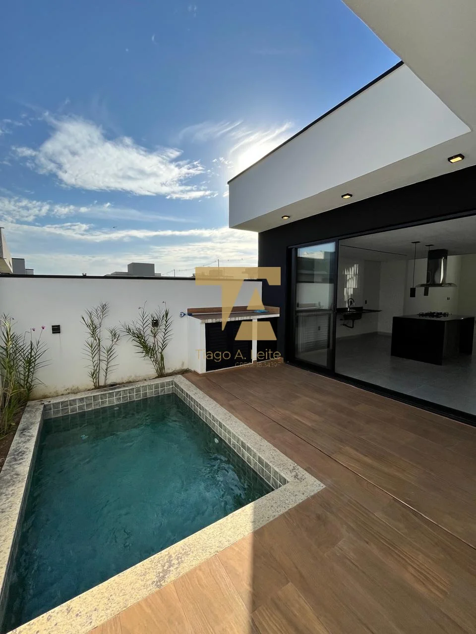 Casa com 3 Suítes à Venda em Condomínio Pérola do Vale em Tremembé/SP