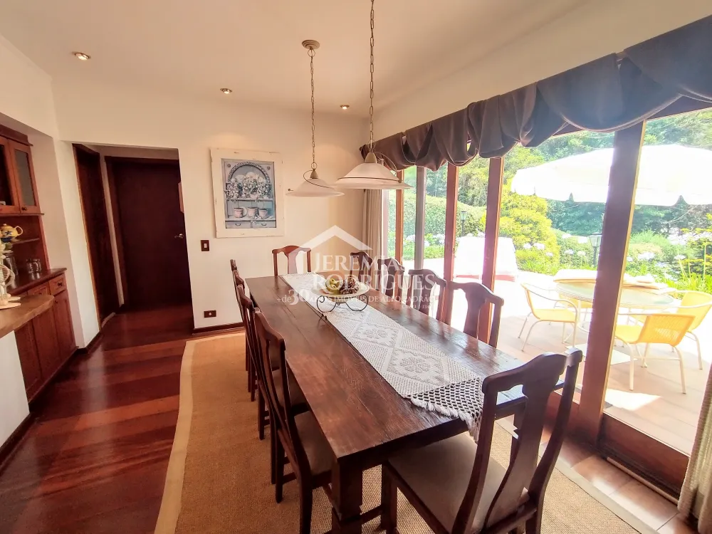 Casa com 4 dormitórios, 380 m² - Condomínio Jardim Véu da Noiva - Campos do Jordão/SP