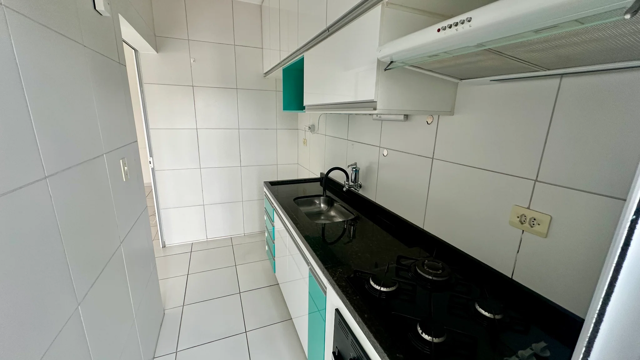 Apartamento para locação com 2 dormitórios no Condomínio Andrade em Pindamonhangaba/SP. 