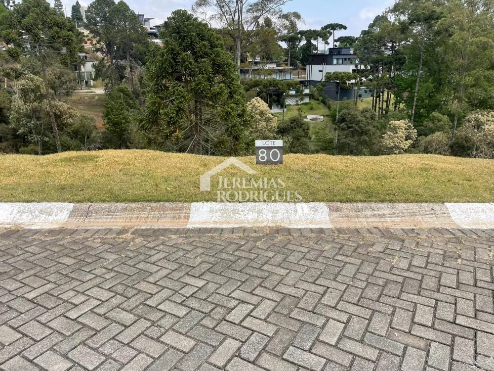 Terreno com 1446 m² - Condomínio Reserva Figueiredo - Campos do Jordão/SP.