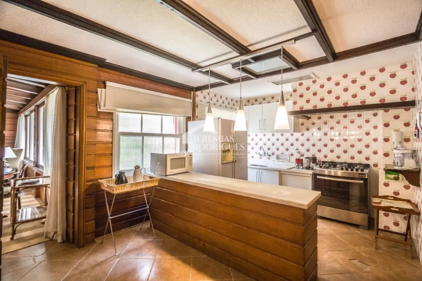 Casa à venda com 5 dormitórios no Jardim Embaixador em Campos do Jordão/SP