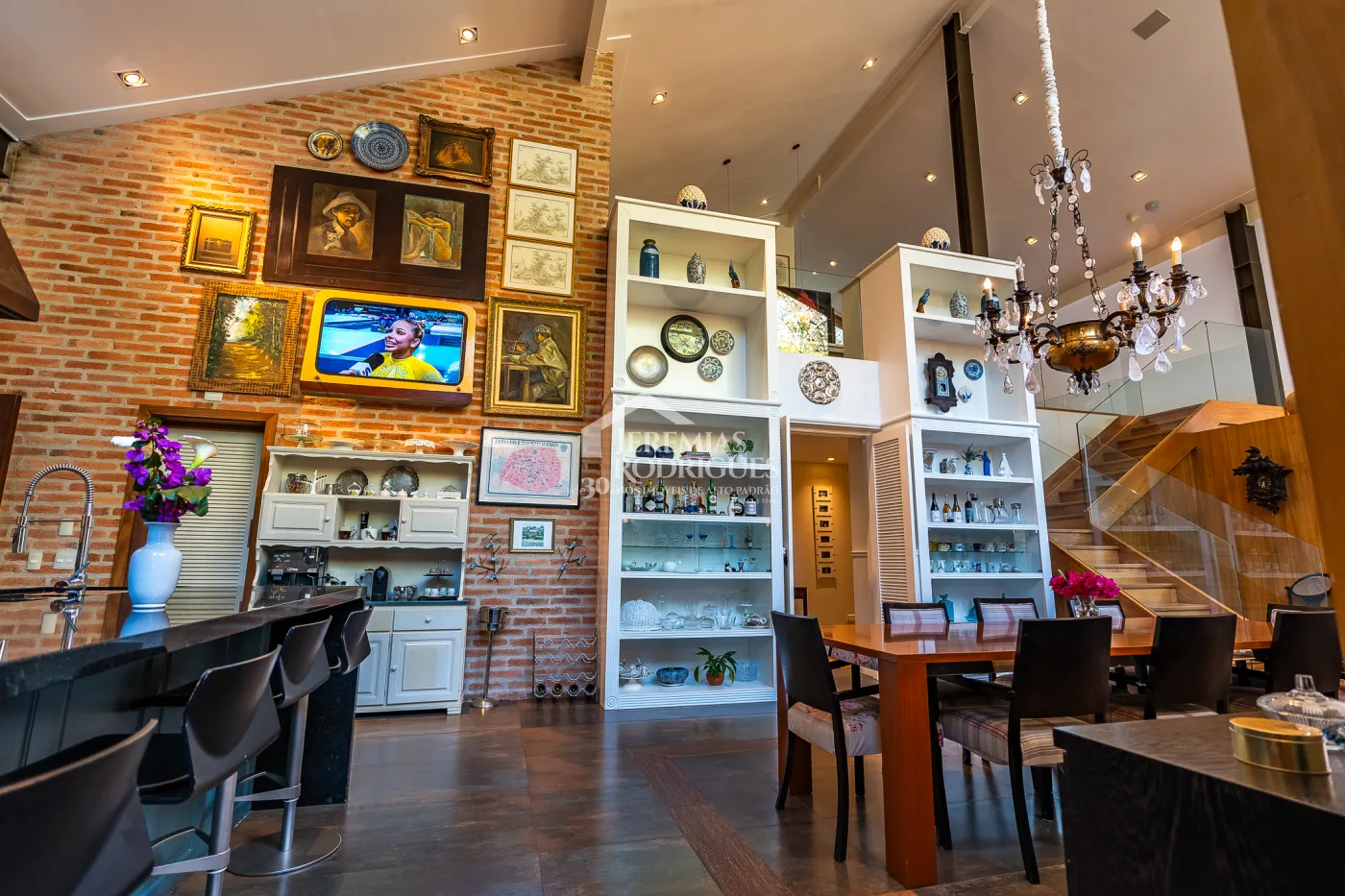 Casa com 7 suítes, 770 m² - Pedra do Fogo - Campos do Jordão/SP.