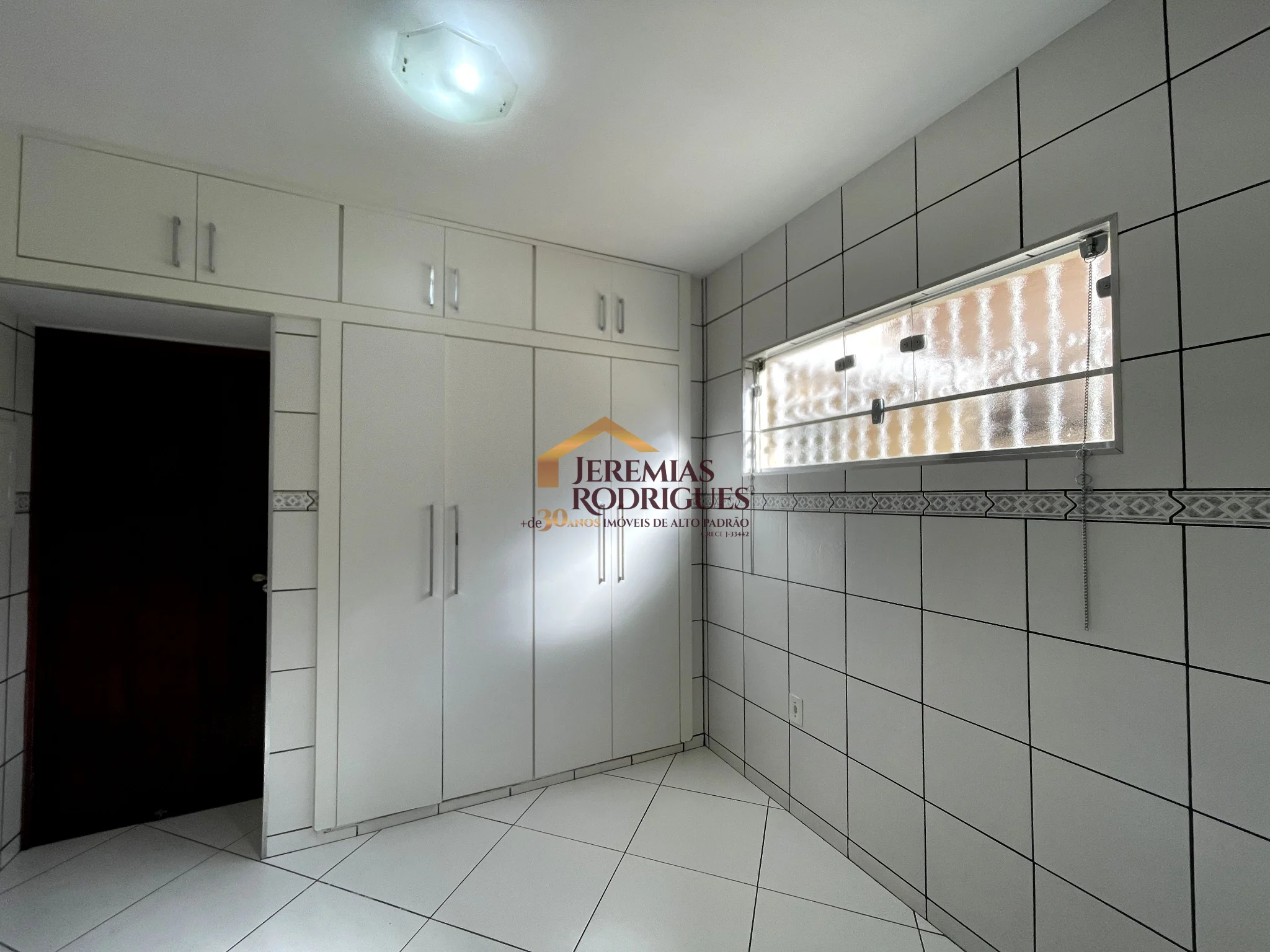 Casa para locação e venda no Centro em Taubaté/SP. — foto 7