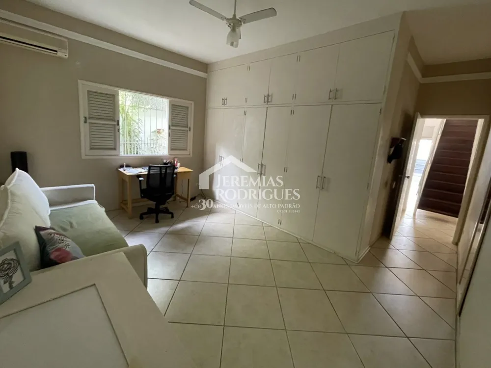 Casa à venda com 3 dormitórios no bairro Jardim das Nações em Taubaté/SP. 