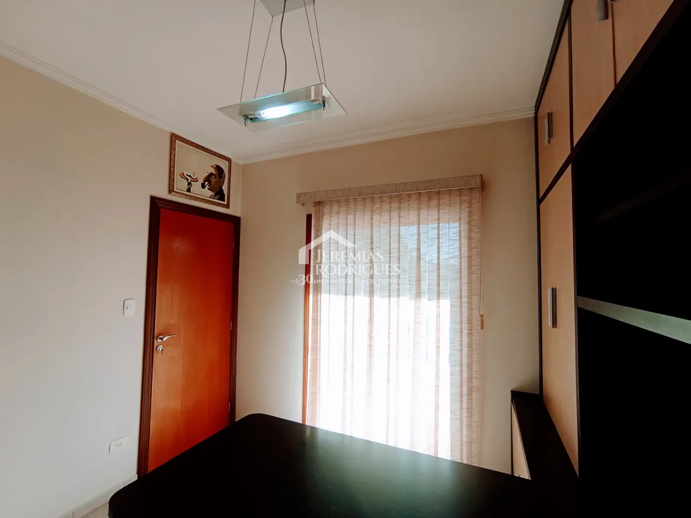 Casa à venda com 3 dormitórios no Condomínio Vale dos Príncipes em Taubaté/SP.