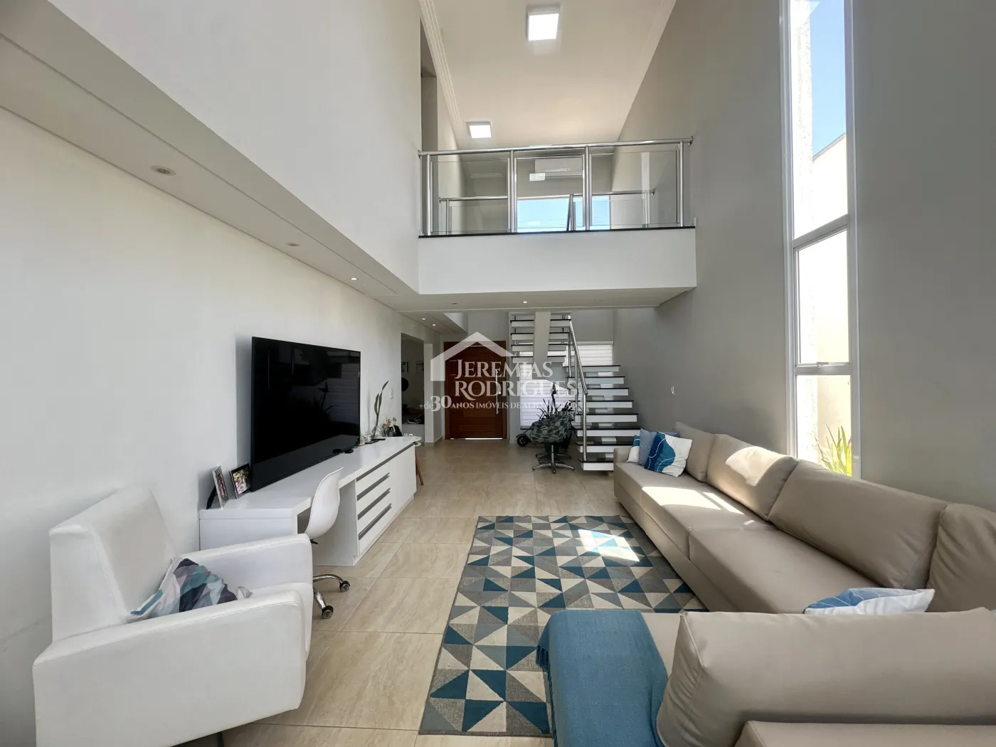 Casa para venda e locação com 3 dormitórios no Condomínio Tecoara em Taubaté/SP.