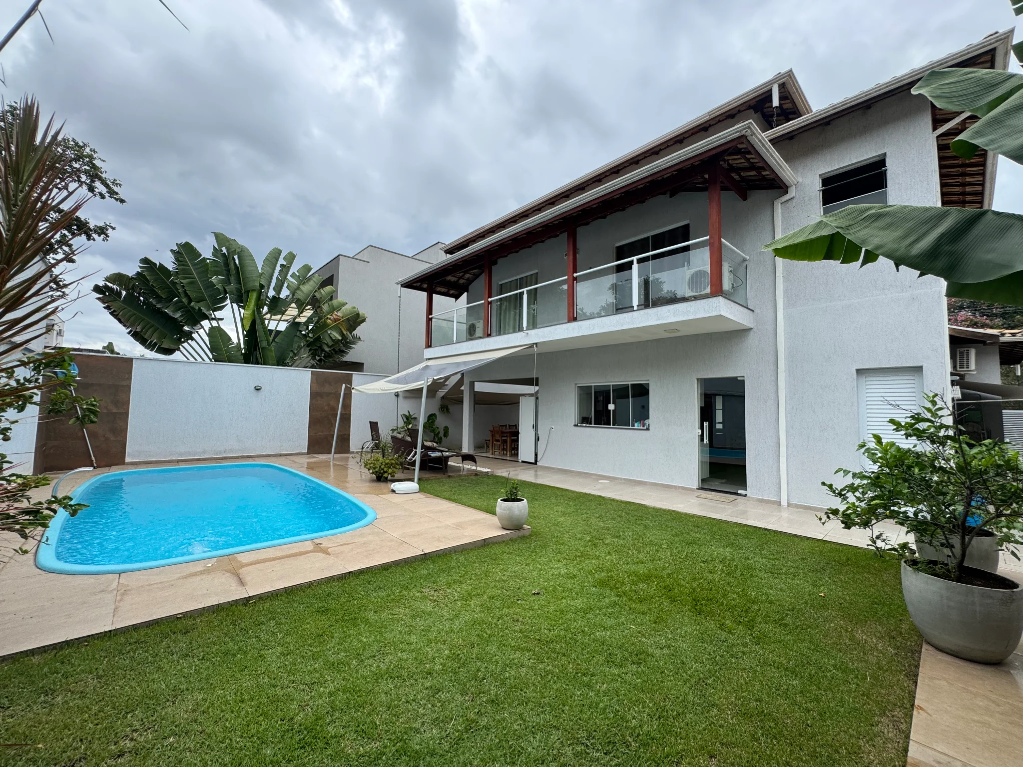 Casa à venda com 3 suítes no Condomínio Reserva dos Lagos em Pindamonhangaba/SP. 