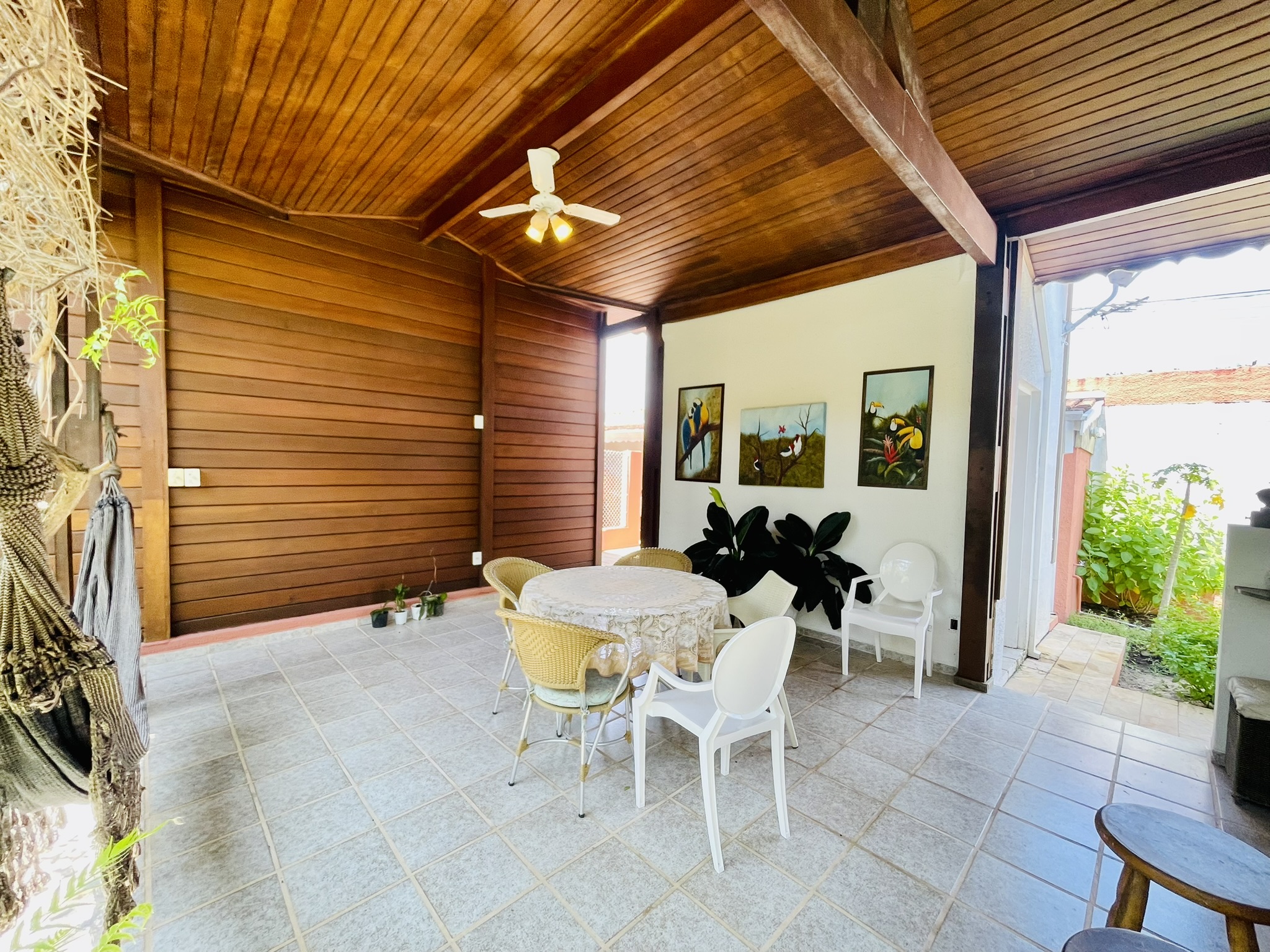Casa à venda com 4 dormitórios no Condomínio Vale do Sol em Tremembé/SP.