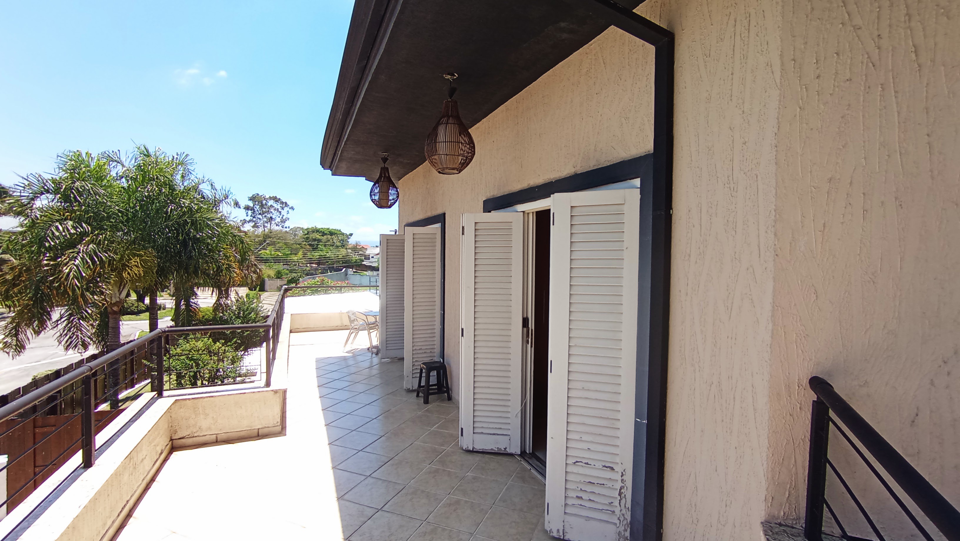 Casa à venda com 4 dormitórios no Condomínio Taubaté Village em Taubaté/SP.