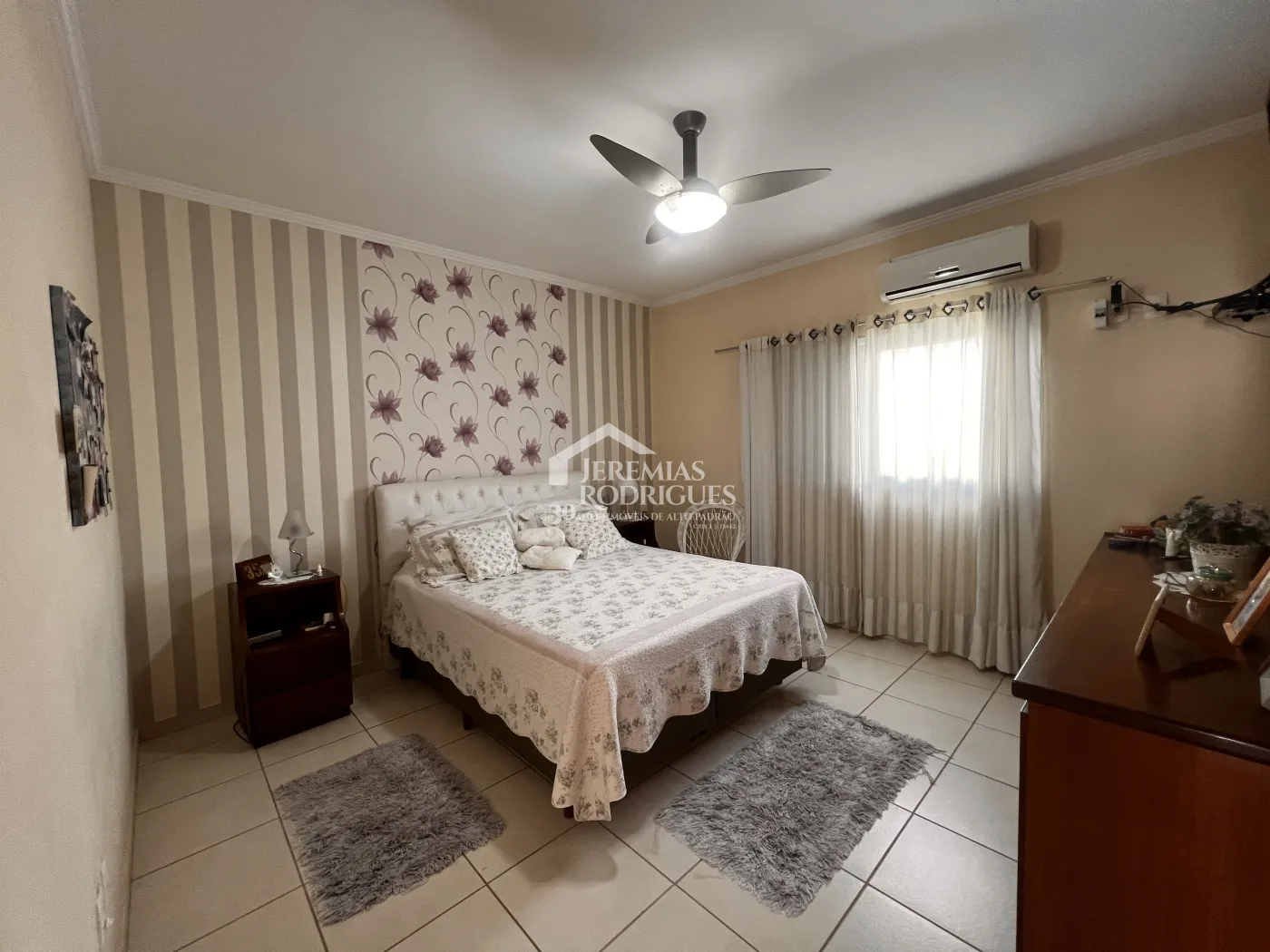 Casa com 4 dormitórios, 305 m² - Condomínio Taubaté Village - Taubaté/SP.