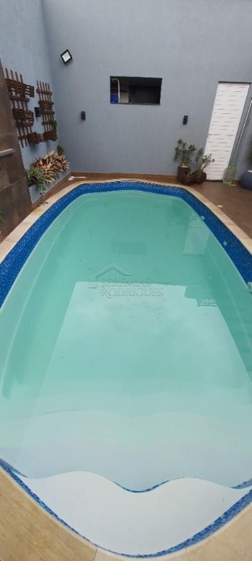 Casa à venda com 3 suítes no Condomínio Parque das Araucárias em Tremembé/SP.