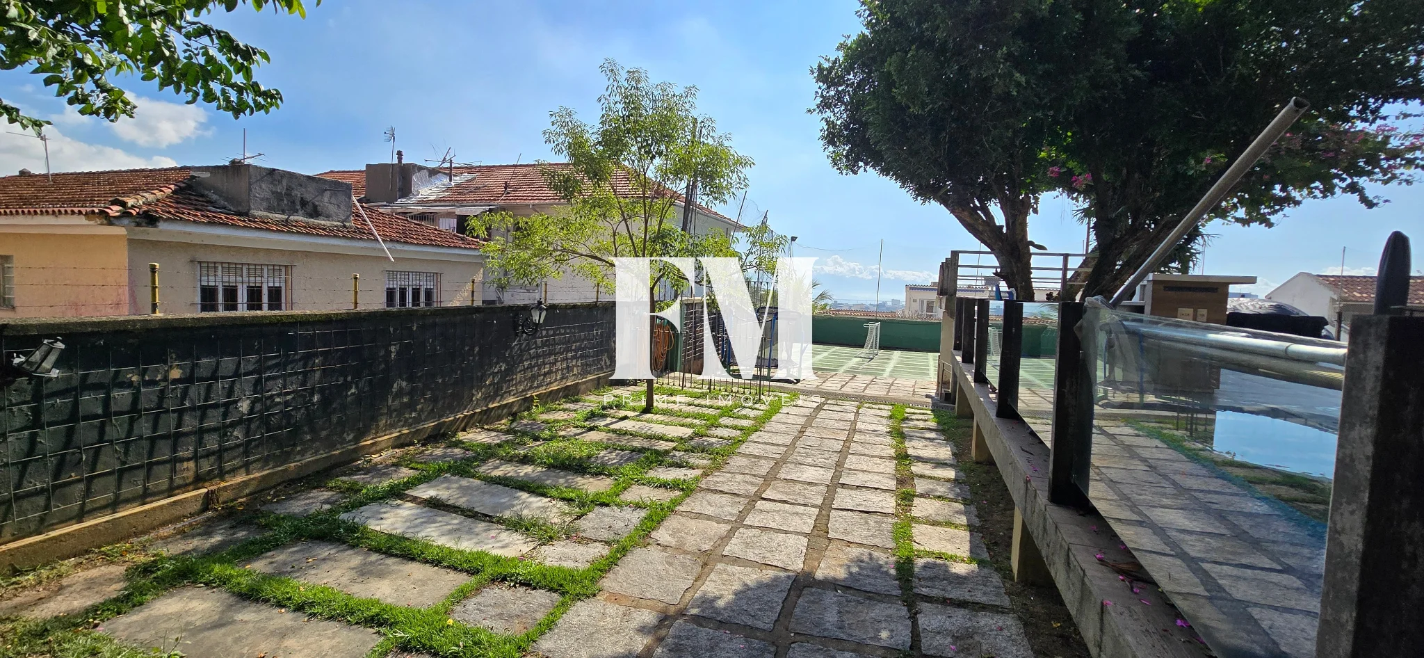 Casa Exclusiva Cercada pelo Verde com Lazer Completo e Guarita com Segurança 24 Horas - foto 9