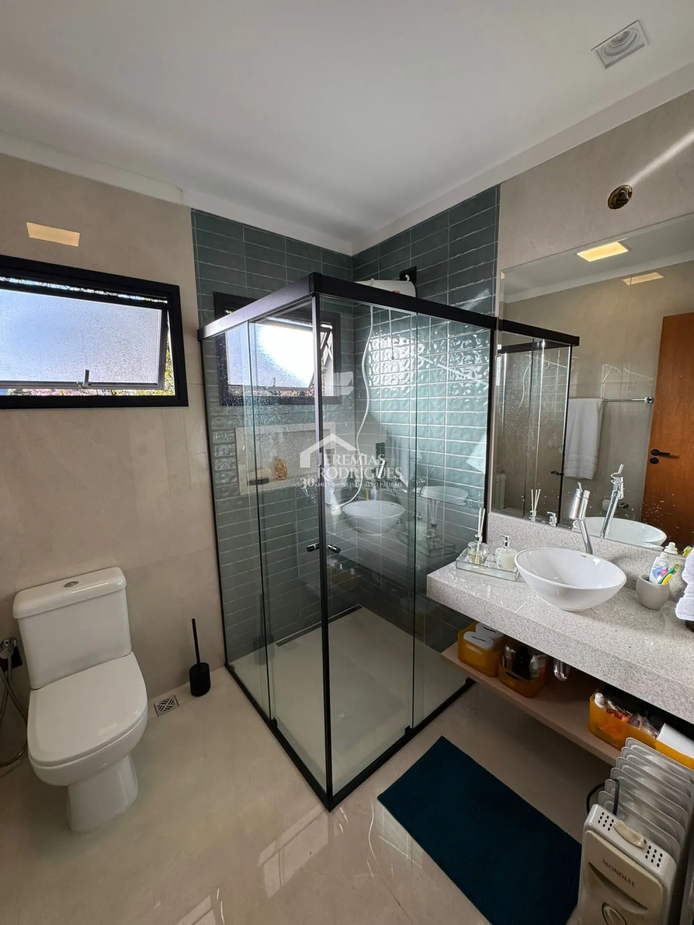 Casa à venda com 2 dormitórios no Condomínio Villagio Santa Cruz em Santo Antônio do Pinhal/SP.