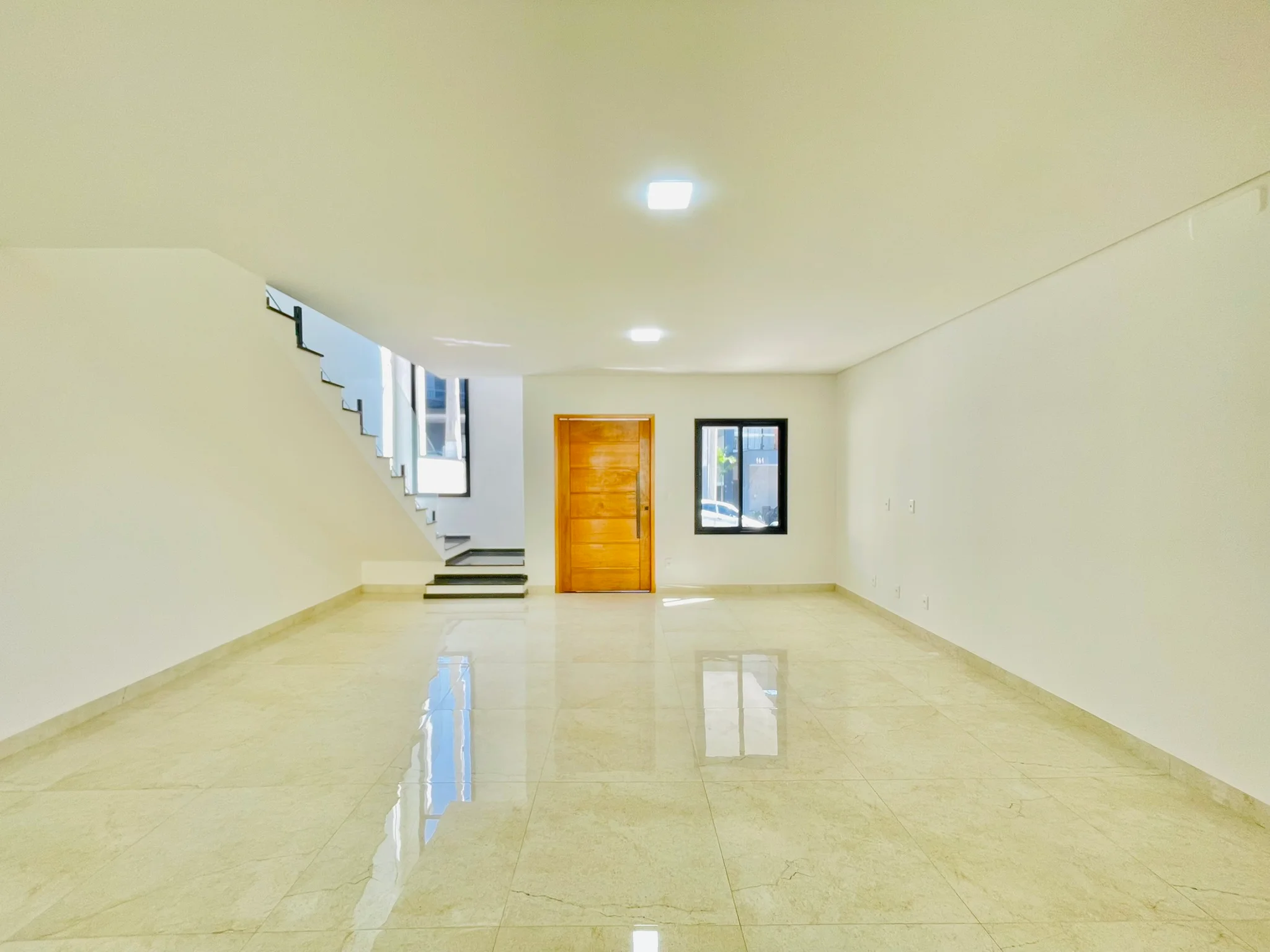 Casa com 3 dormitórios à venda no Condomínio Recanto Tropical em Taubaté/SP.