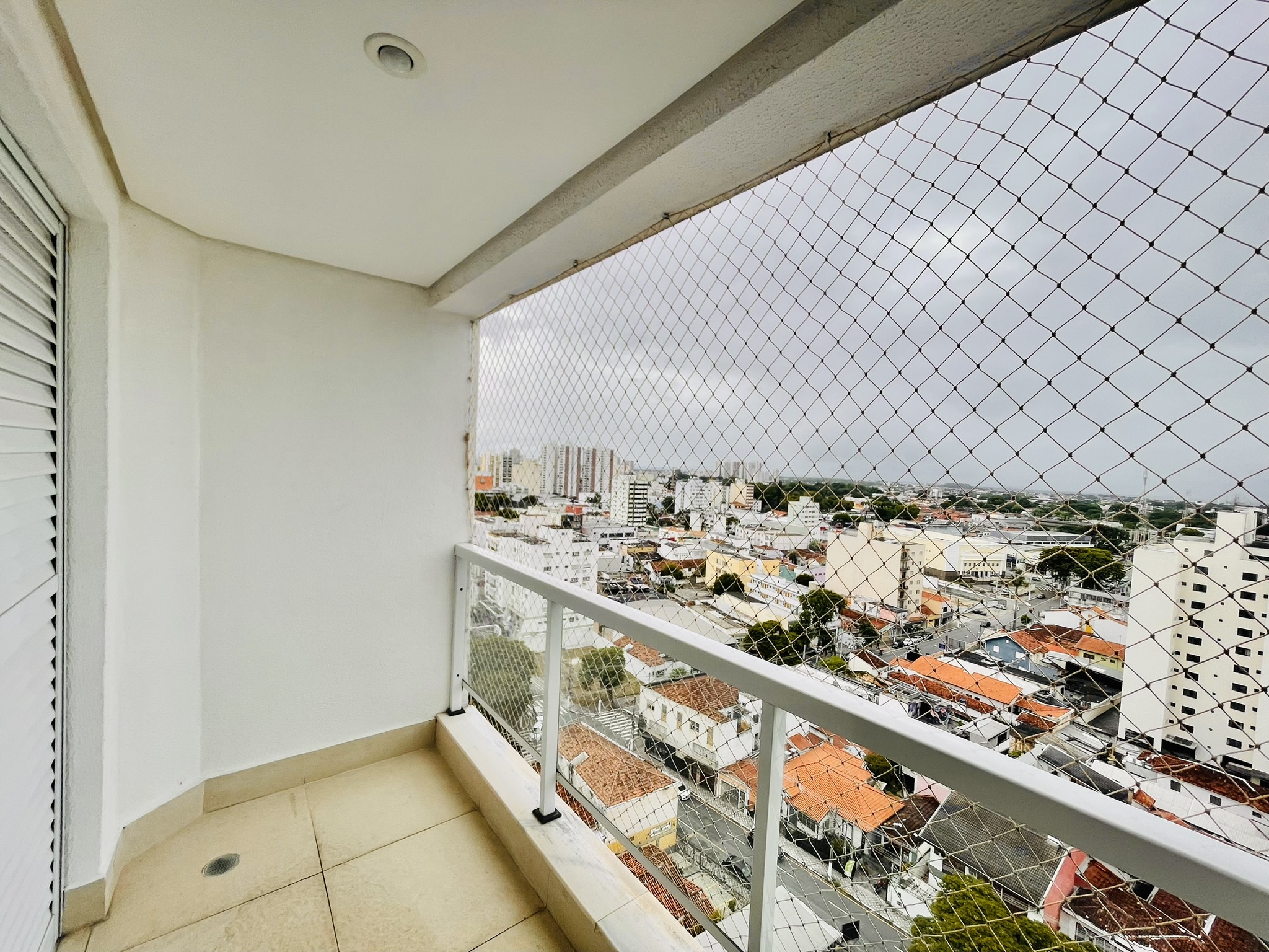 Cobertura duplex com 3 suítes no Edifício Solar do Jatobá em Taubaté/SP. 