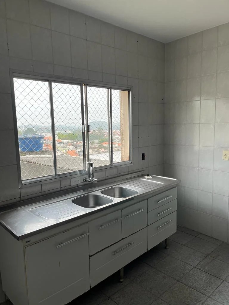 Casa GRANDE, 153m², Térrea com 03 quartos, 02 Vagas de Garagem Coberta, para locação no Jardim Ipê 4, São Bernardo do Campo - SP