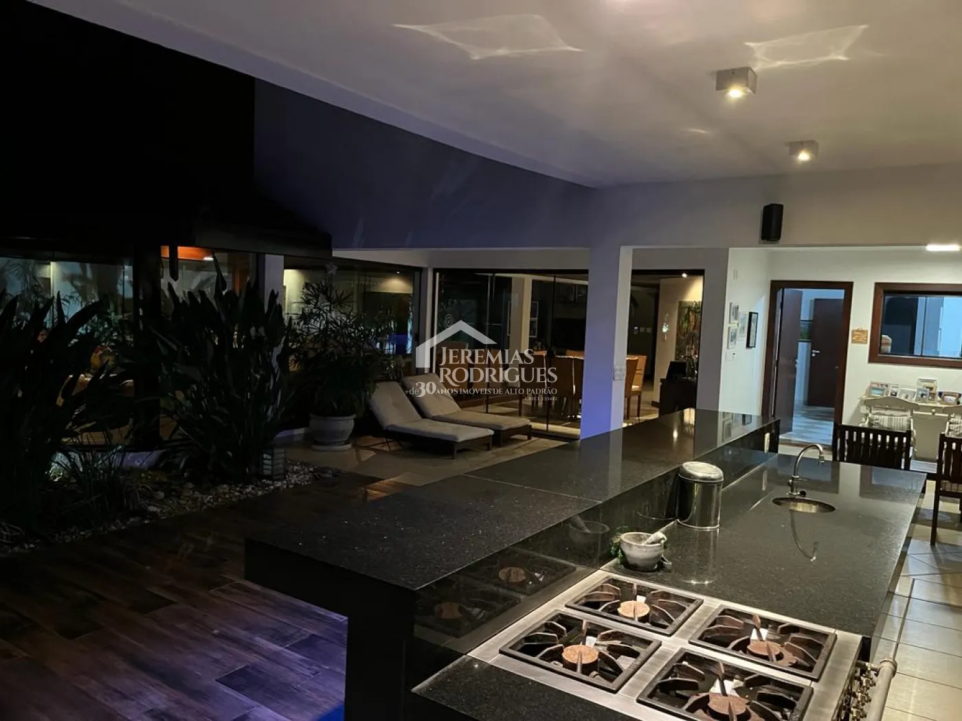 Casa com 3 dormitórios, 480 m² - Jardim Residencial Doutor Lessa - Pindamonhangaba/SP.