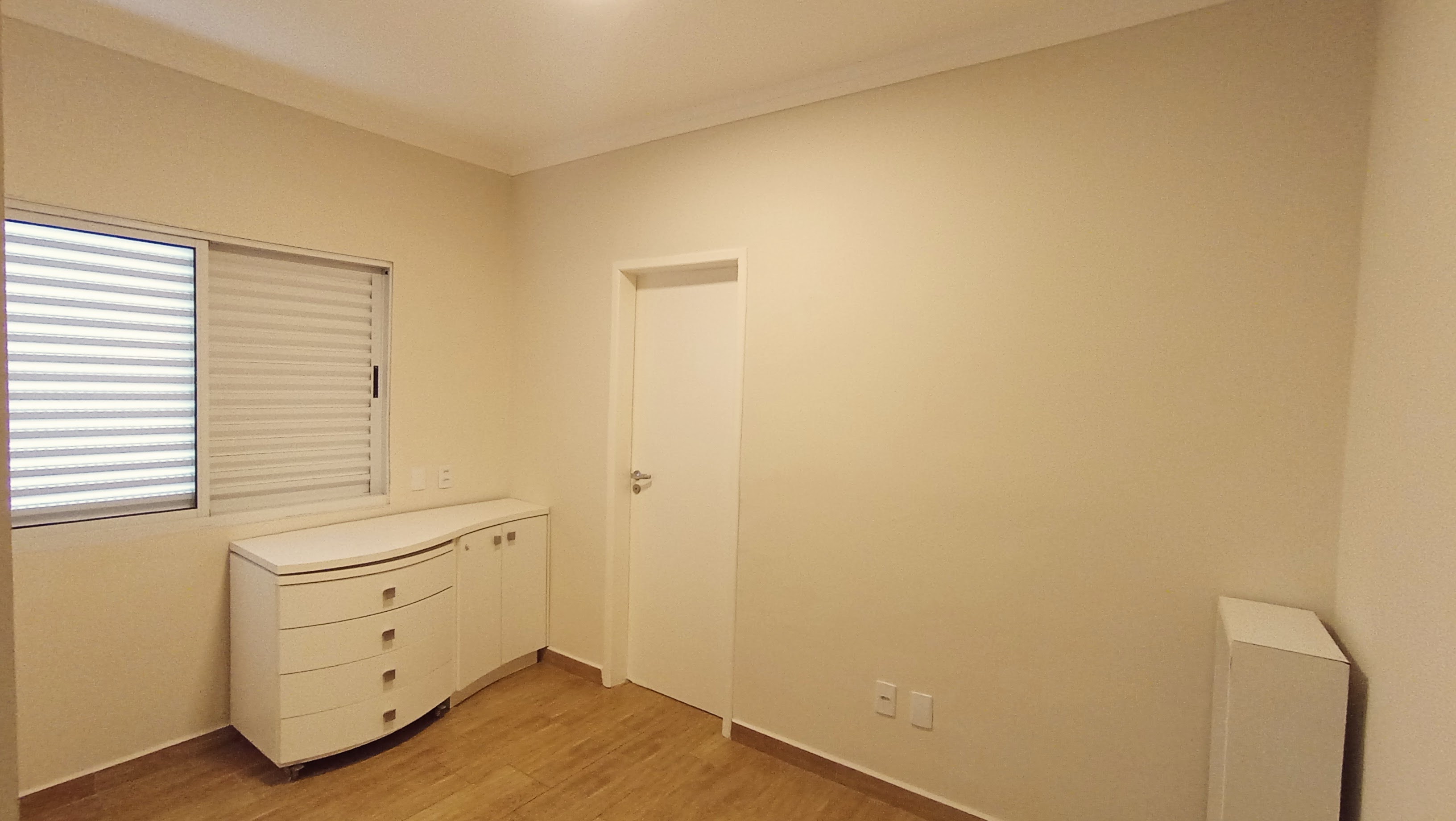 Casa para locação com 3 suítes no Condomínio Campos do Conde II - Chambord em Tremembé/SP.