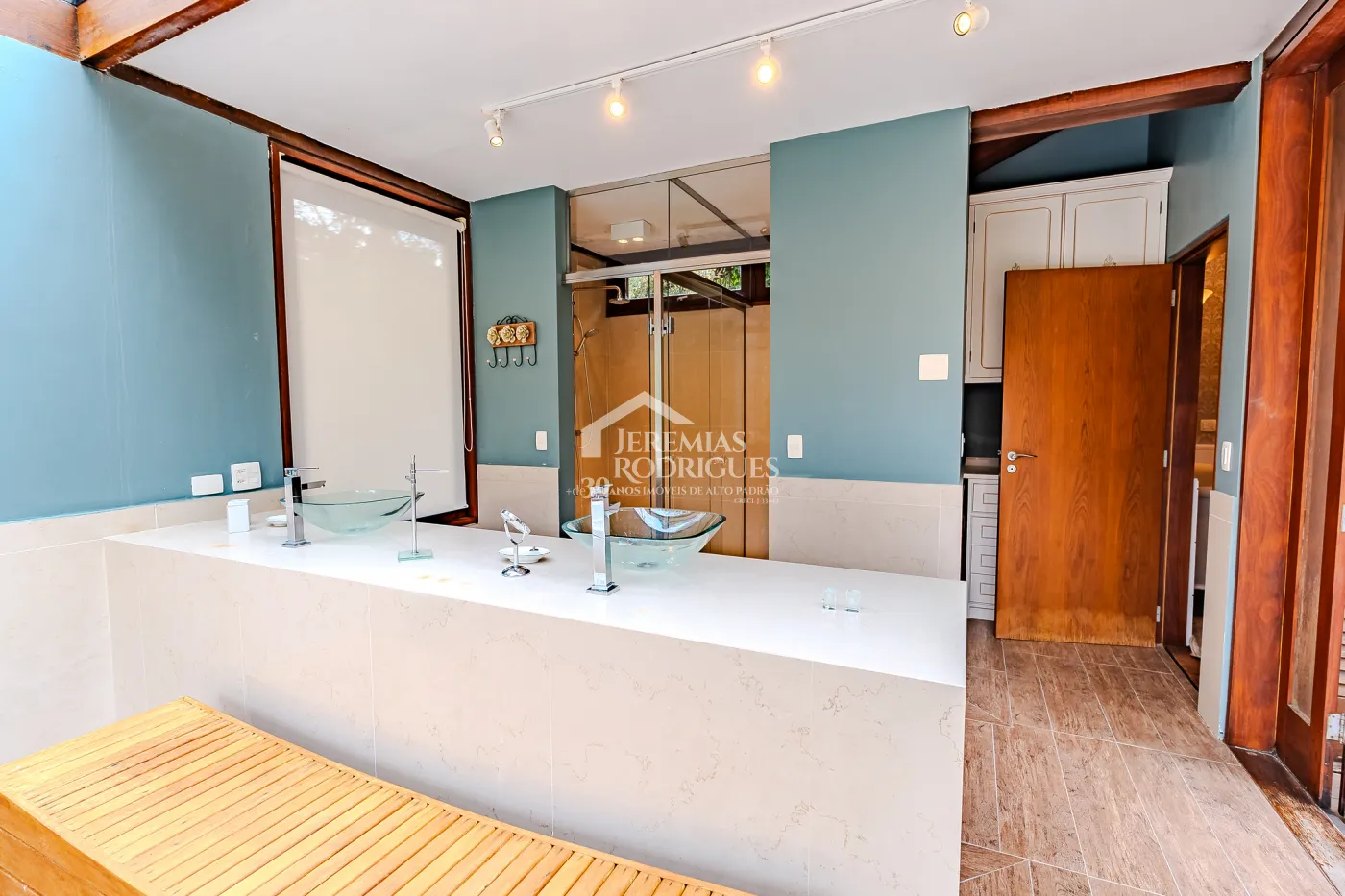 Casa para venda com 5 suítes no Condomínio Villandry em Campos do Jordão/SP