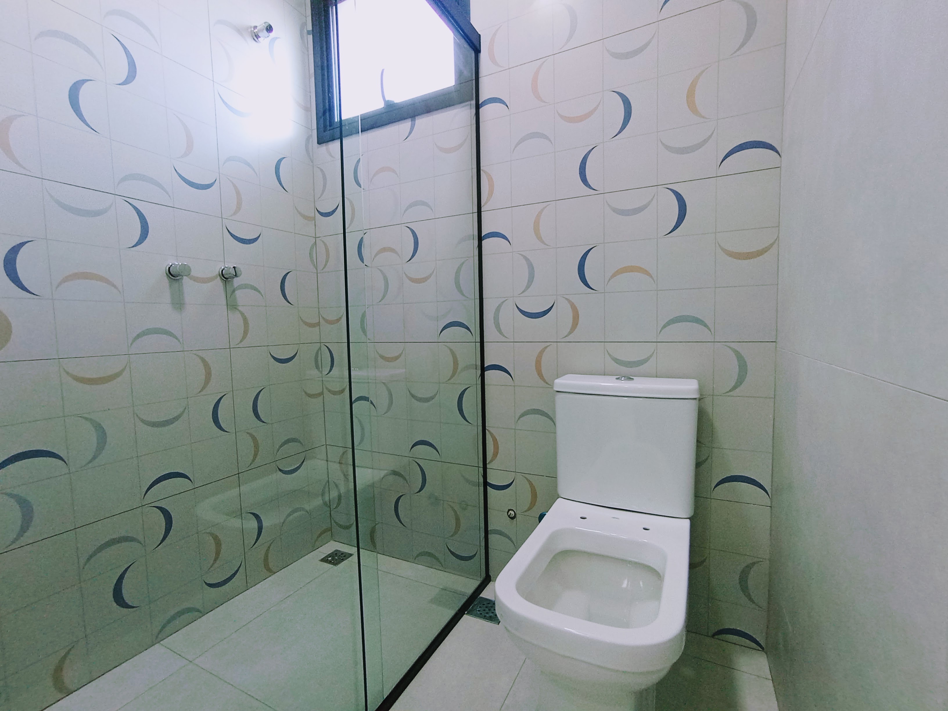 Casa à venda com 3 dormitórios no Condomínio Ouro Ville em Taubaté/SP.