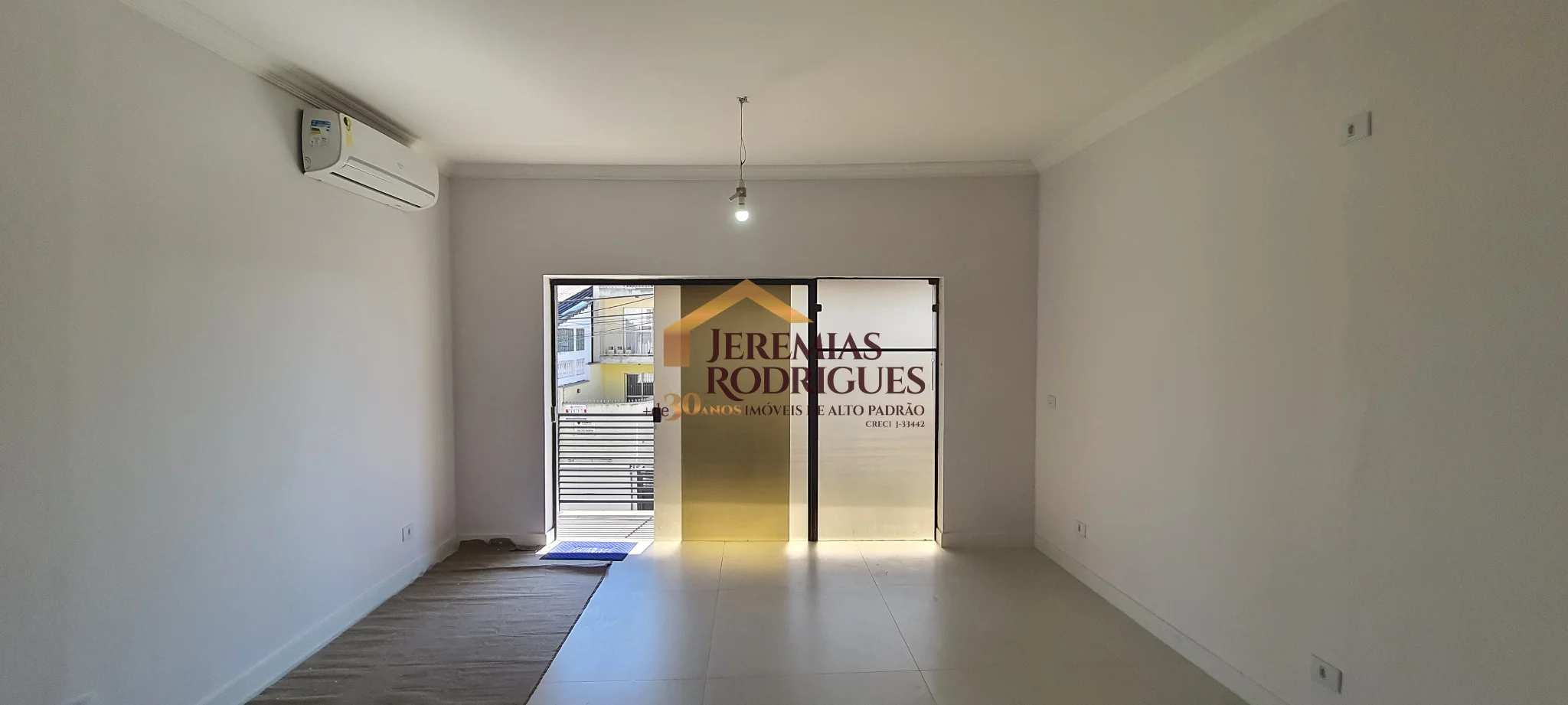 Casa á venda no Bairro Jardim Russi em Taubaté/SP. — foto 4