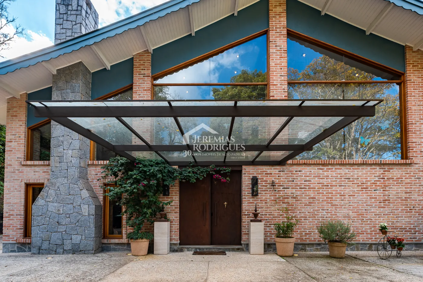 Casa com 7 suítes, 770 m² - Pedra do Fogo - Campos do Jordão/SP.