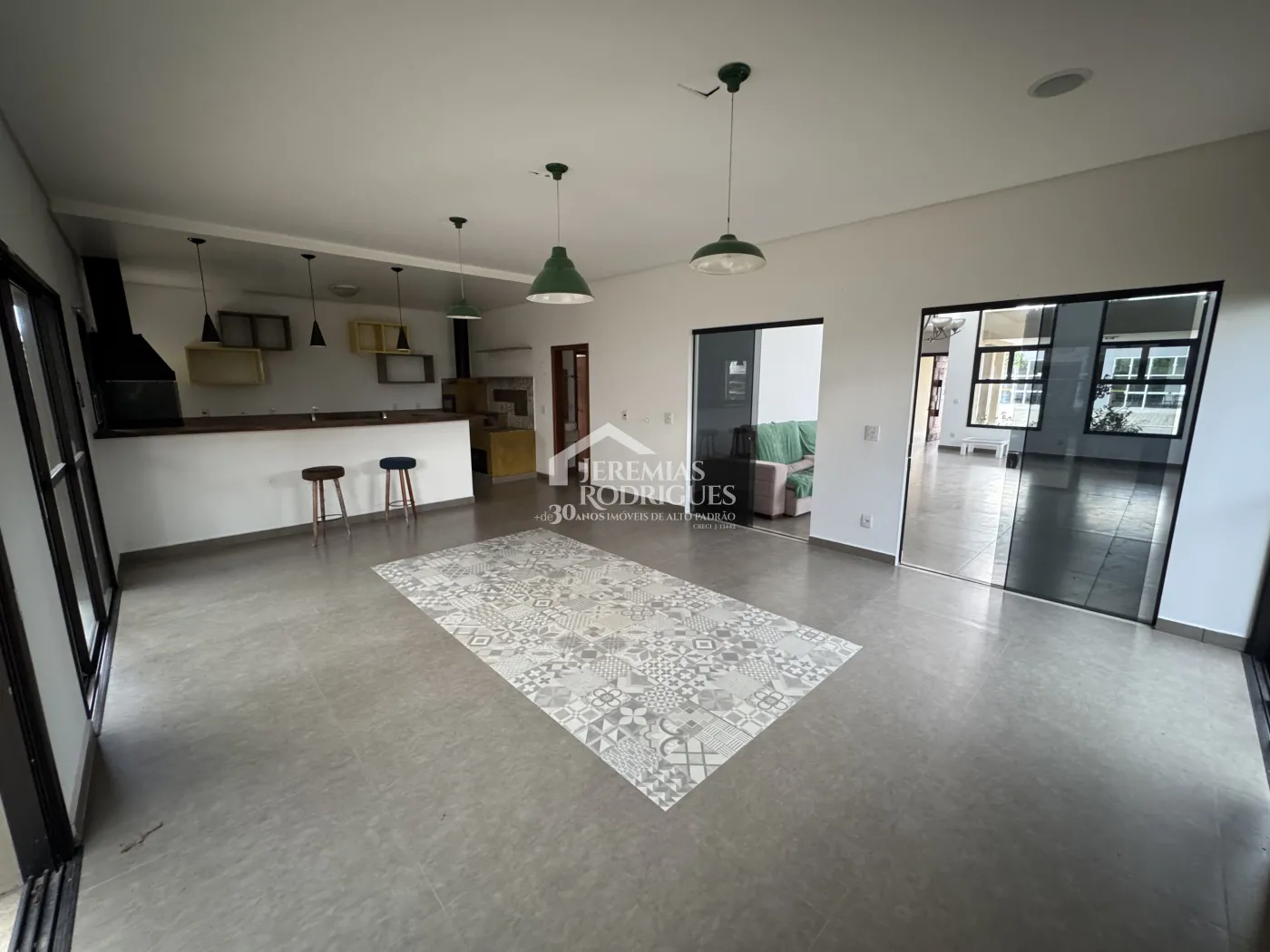 Casa para venda e locação com 4 suítes no Condomínio Village Splendore em Pindamonhangaba/SP.