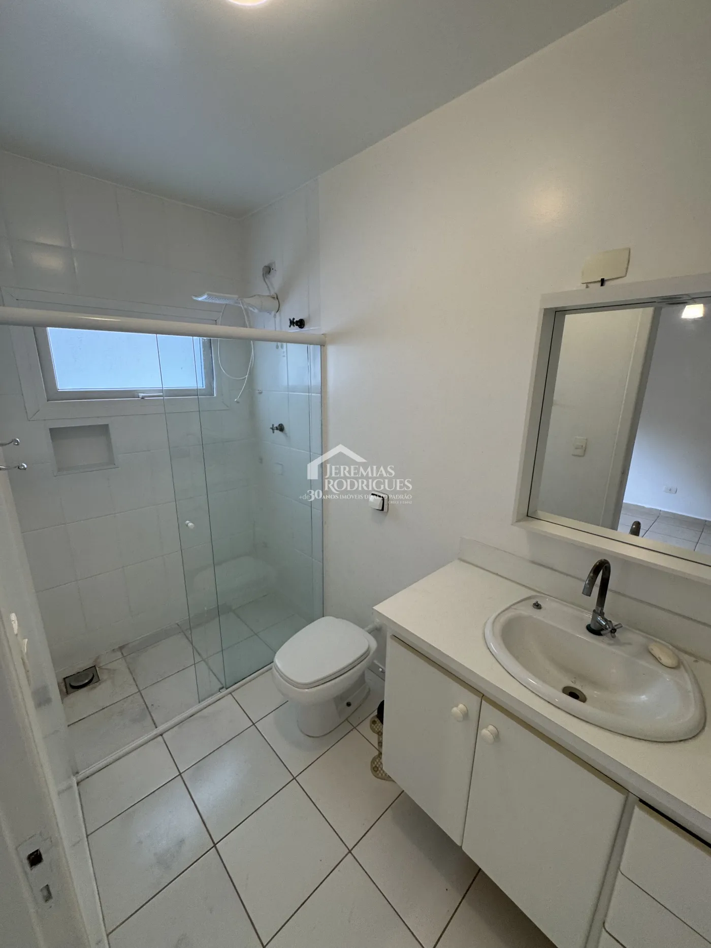 Casa para locação no Condomínio Colonial Village I em Pindamonhangaba/SP.