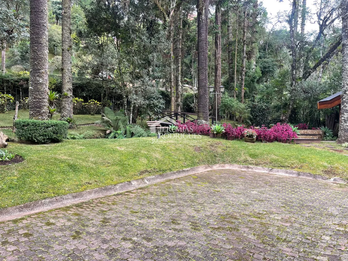 Apartamento com 3 dormitórios, 186 m² -  Condomínio Nouvelle Ville - Campos do Jordão/SP