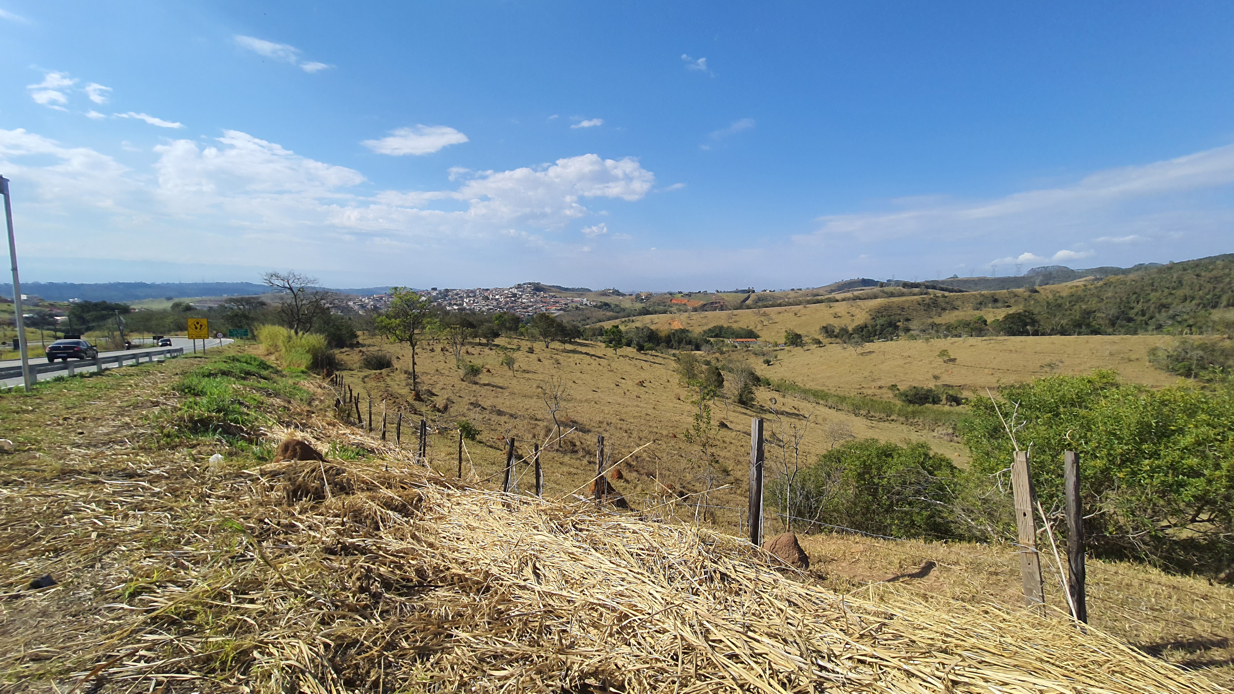 Área à venda com 220.000 m² no bairro Cataguá em Taubaté/SP.