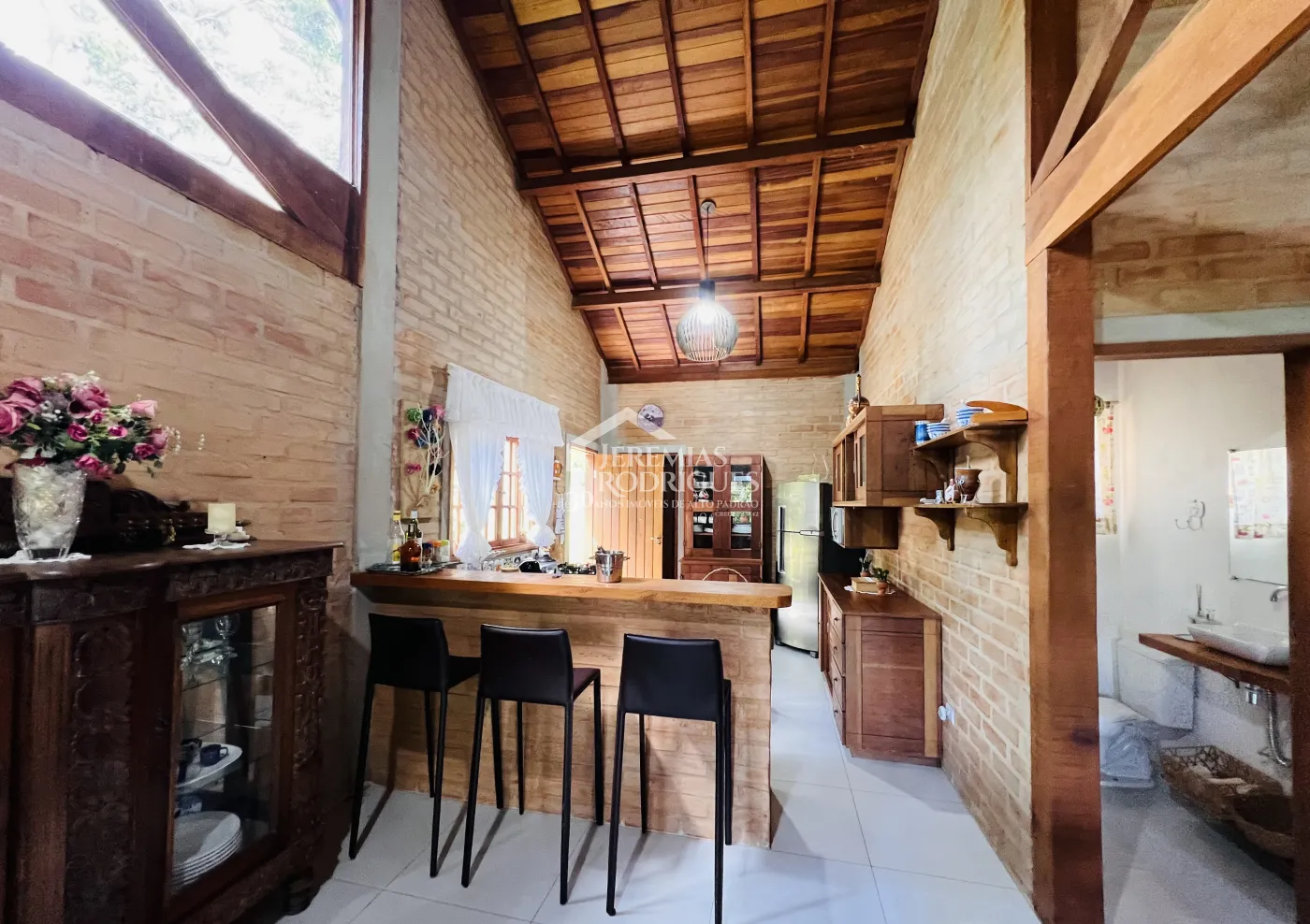 Chácara com 2 casas e 7 suítes - Loteamento Cortina D´Ampezzo - Santo Antônio do Pinhal/SP