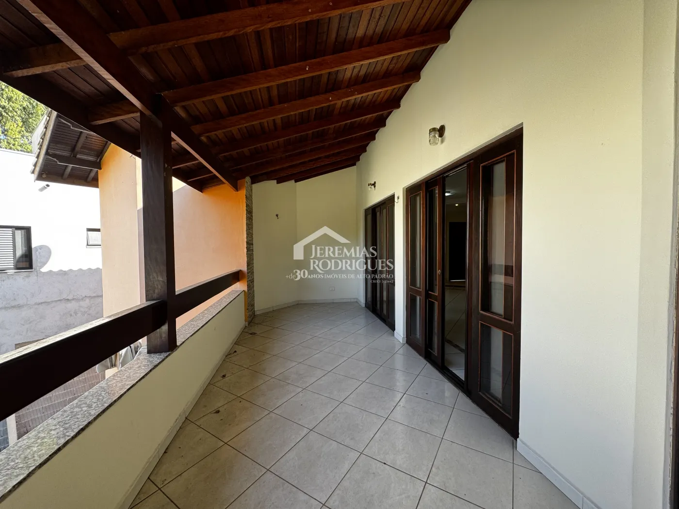 Casa para venda e locação com 4 dormitórios no Condomínio Colonial Village I em Pindamonhangaba/SP