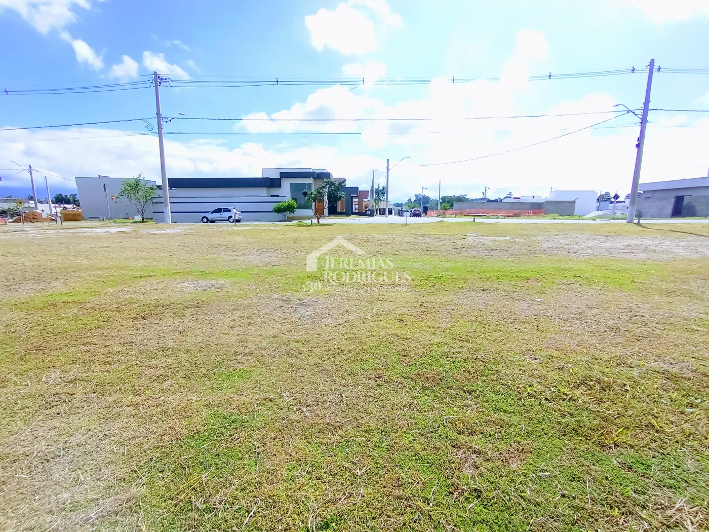 Terreno à venda com 253 m² no Condomínio Pérola do Vale em Tremembé/SP