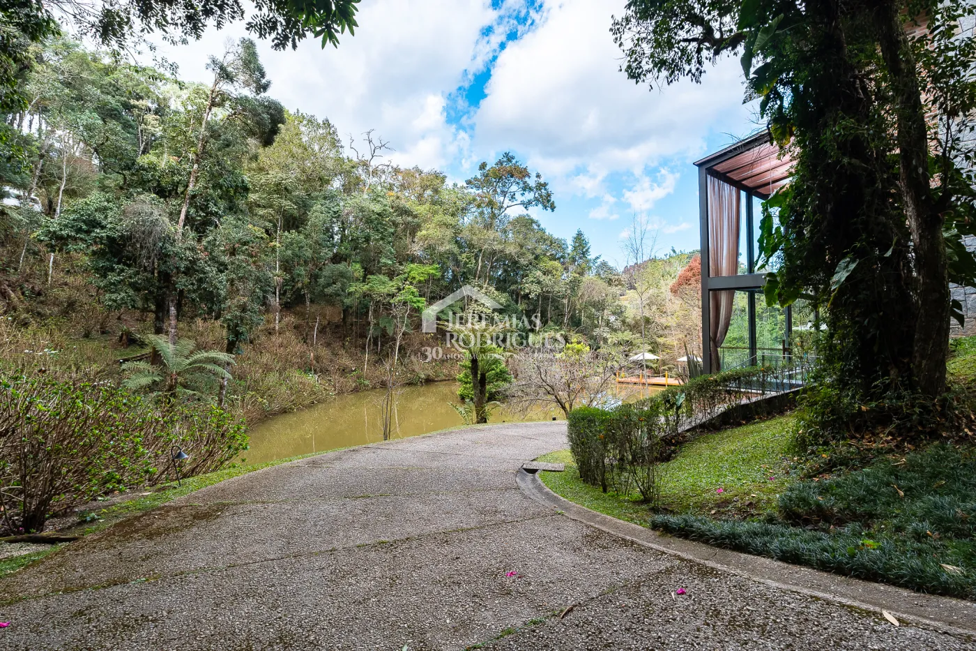 Casa com 7 suítes, 770 m² - Pedra do Fogo - Campos do Jordão/SP.